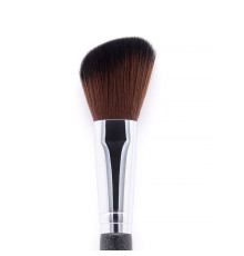 Angled brush F04 for bronzer, blush, highlighter